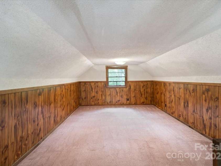 215 Byrd Mountain Estates Road, Burnsville, NC 28714.  MLS# CAR4288272, YatesRealty ID 32183. 