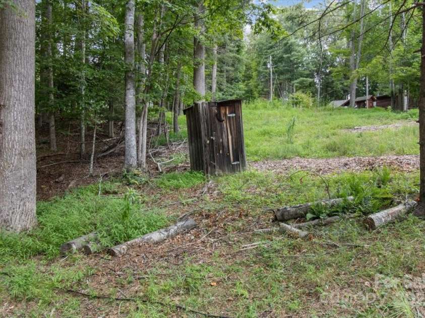 215 Byrd Mountain Estates Road, Burnsville, NC 28714.  MLS# CAR4288272, YatesRealty ID 32183. 