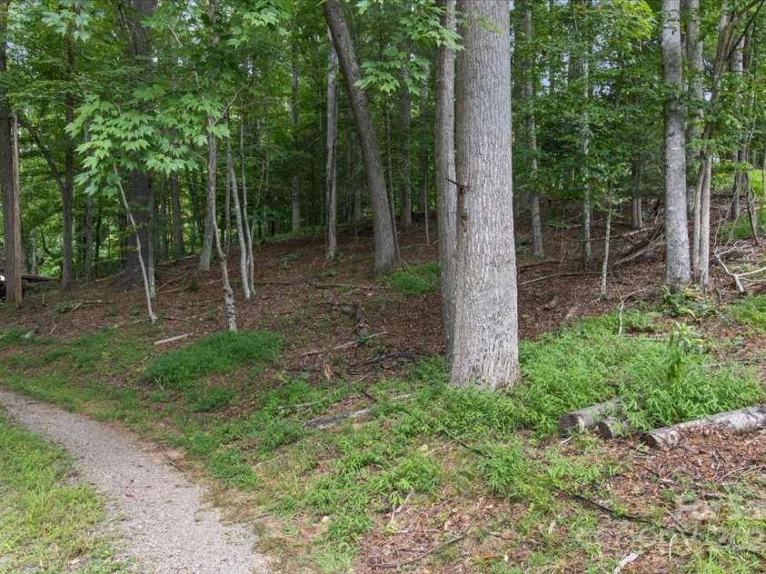 215 Byrd Mountain Estates Road, Burnsville, NC 28714.  MLS# CAR4288272, YatesRealty ID 32183. 