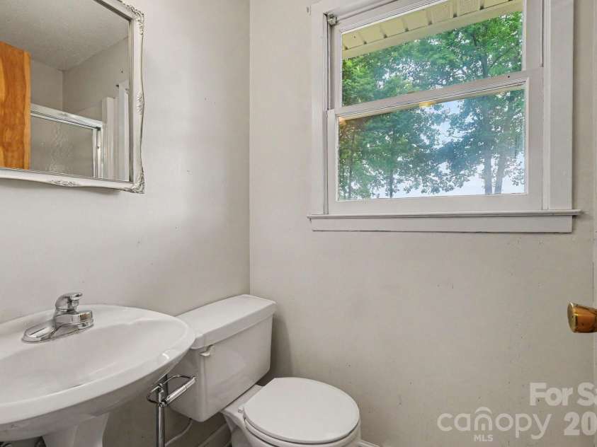 11980 Flowes Store Road, Midland, NC 28107.  MLS# CAR4388190, YatesRealty ID 32184. 