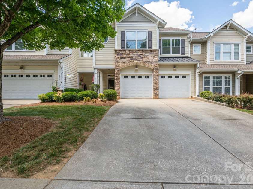 233 Park View Drive, Belmont, NC 28012.  MLS# CAR4394977, YatesRealty ID 32185. 