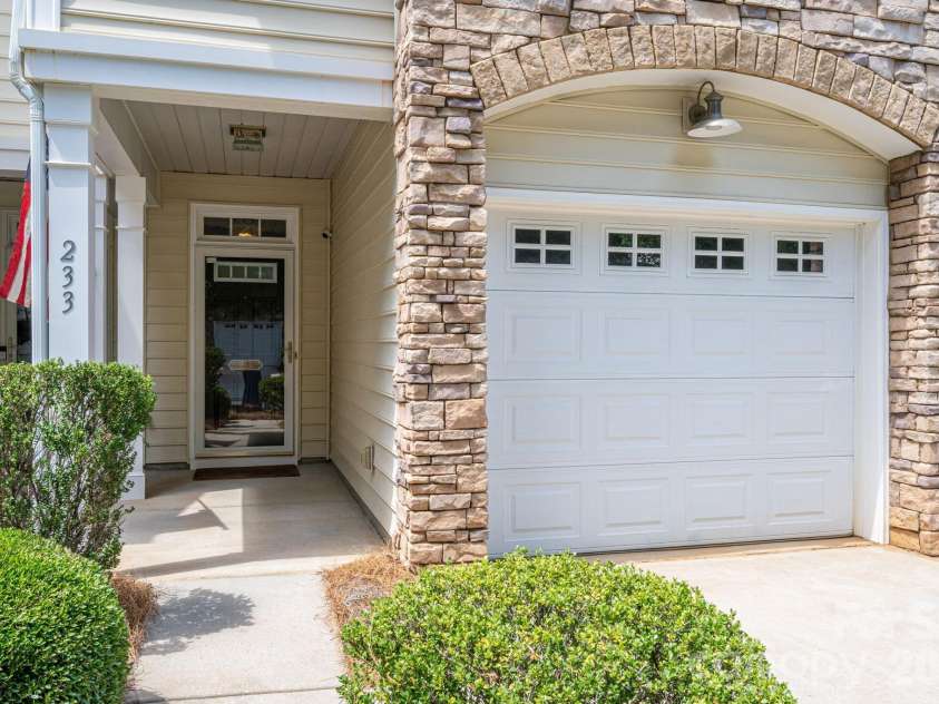 233 Park View Drive, Belmont, NC 28012.  MLS# CAR4394977, YatesRealty ID 32185. 
