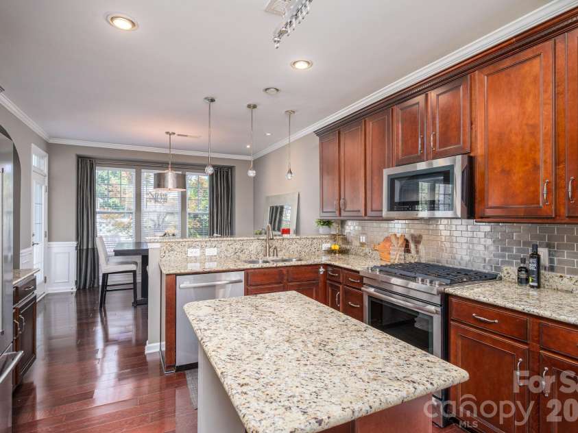 233 Park View Drive, Belmont, NC 28012.  MLS# CAR4394977, YatesRealty ID 32185. 