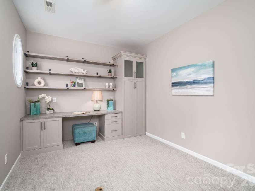 233 Park View Drive, Belmont, NC 28012.  MLS# CAR4394977, YatesRealty ID 32185. 