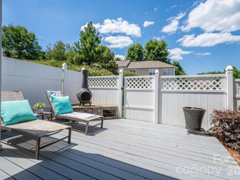 233 Park View Drive, Belmont, NC 28012.  MLS# CAR4394977, YatesRealty ID 32185. 