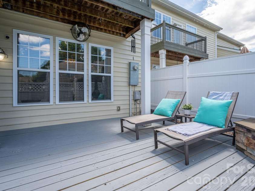 233 Park View Drive, Belmont, NC 28012.  MLS# CAR4394977, YatesRealty ID 32185. 