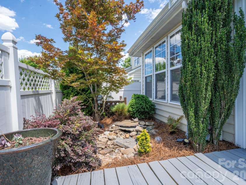 233 Park View Drive, Belmont, NC 28012.  MLS# CAR4394977, YatesRealty ID 32185. 