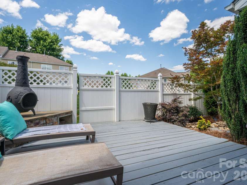 233 Park View Drive, Belmont, NC 28012.  MLS# CAR4394977, YatesRealty ID 32185. 