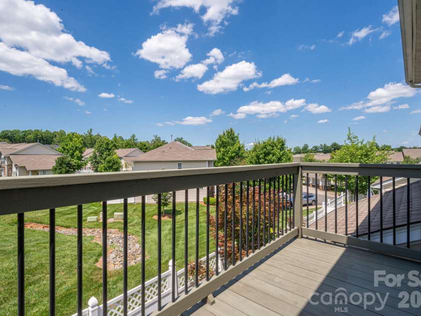 233 Park View Drive, Belmont, NC 28012.  MLS# CAR4394977, YatesRealty ID 32185. 
