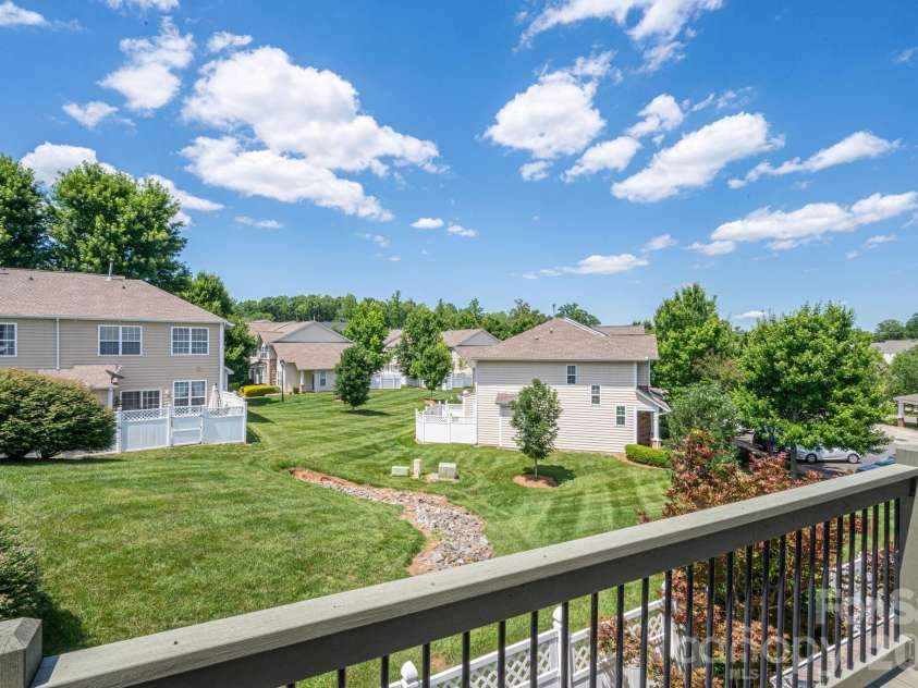 233 Park View Drive, Belmont, NC 28012.  MLS# CAR4394977, YatesRealty ID 32185. 