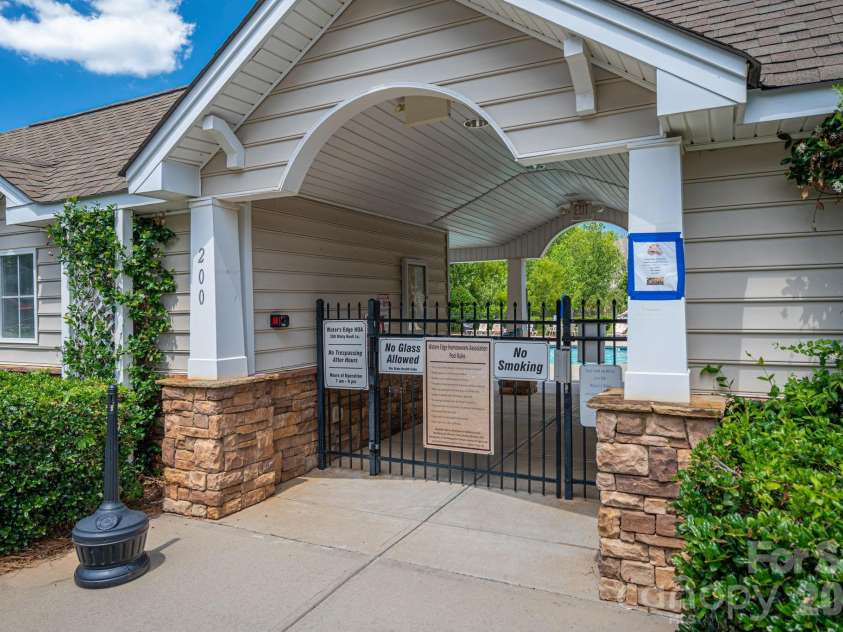233 Park View Drive, Belmont, NC 28012.  MLS# CAR4394977, YatesRealty ID 32185. 