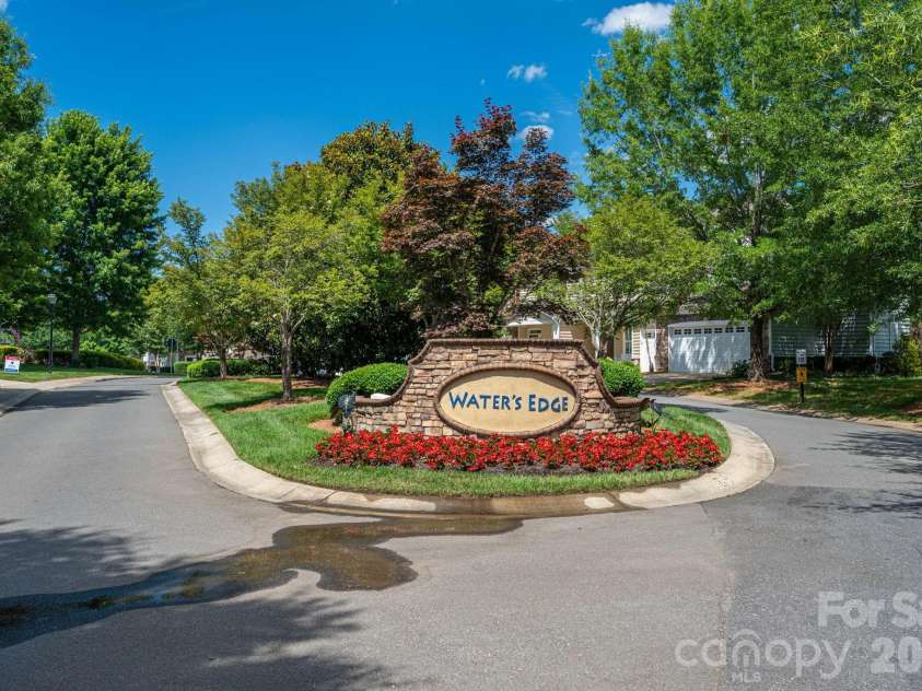 233 Park View Drive, Belmont, NC 28012.  MLS# CAR4394977, YatesRealty ID 32185. 