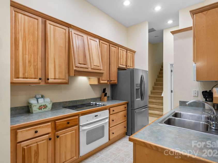 50 Grove End Road, Fletcher, NC 28732.  MLS# CAR4275031, YatesRealty ID 32185. 