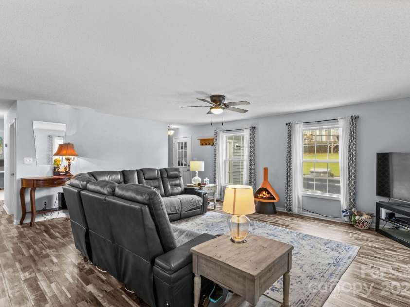 1191 Wafford Circle, Lexington, NC 27292.  MLS# CAR4288218, YatesRealty ID 32187. 