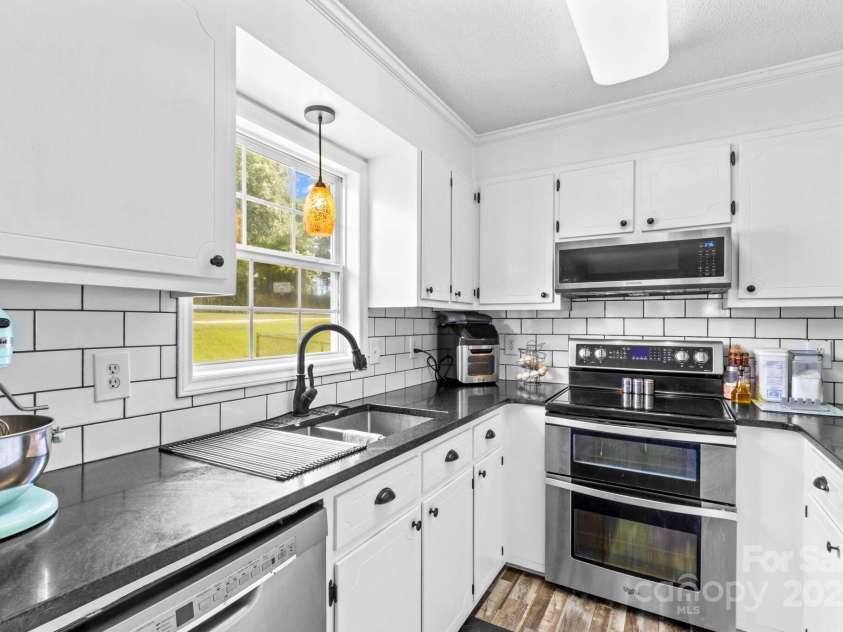 1191 Wafford Circle, Lexington, NC 27292.  MLS# CAR4288218, YatesRealty ID 32187. 