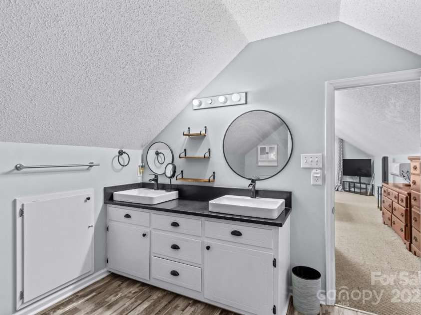 1191 Wafford Circle, Lexington, NC 27292.  MLS# CAR4288218, YatesRealty ID 32187. 