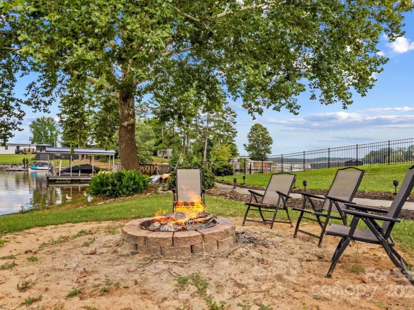 1191 Wafford Circle, Lexington, NC 27292.  MLS# CAR4288218, YatesRealty ID 32187. 