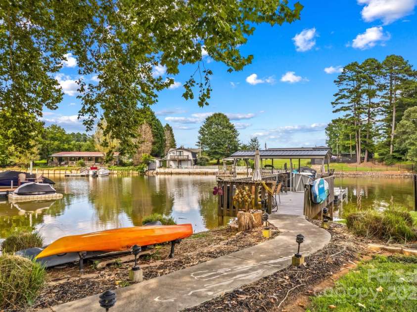 1191 Wafford Circle, Lexington, NC 27292.  MLS# CAR4288218, YatesRealty ID 32187. 