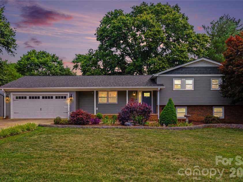 3035 River Road, Shelby, NC 28152.  MLS# CAR4393032, YatesRealty ID 32187. Amazing curb appeal!