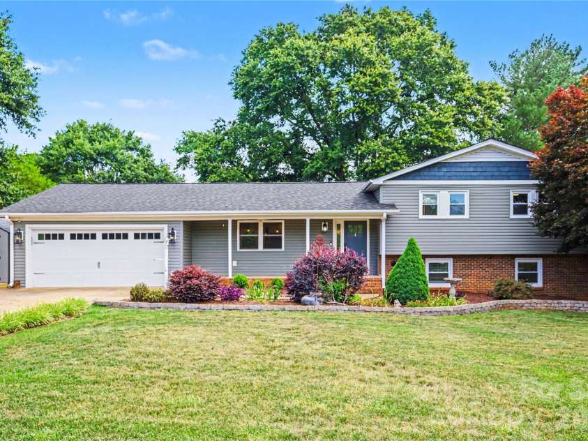3035 River Road, Shelby, NC 28152.  MLS# CAR4393032, YatesRealty ID 32187. Welcome to 3035 River Road!