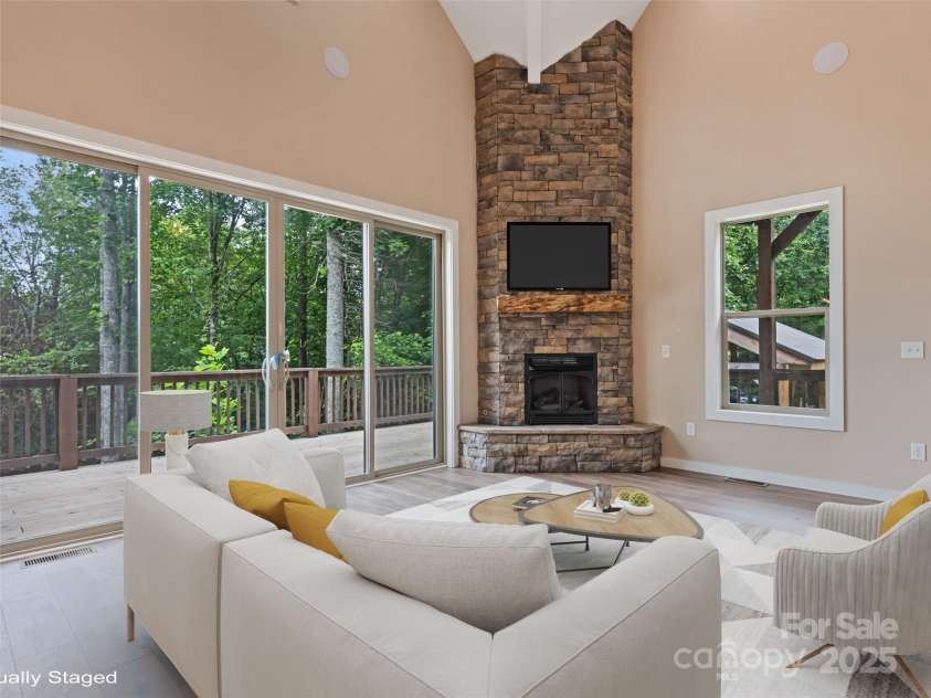 136 Rider Ridge, Whittier, NC 28789.  MLS# CAR4289117, YatesRealty ID 32188. 