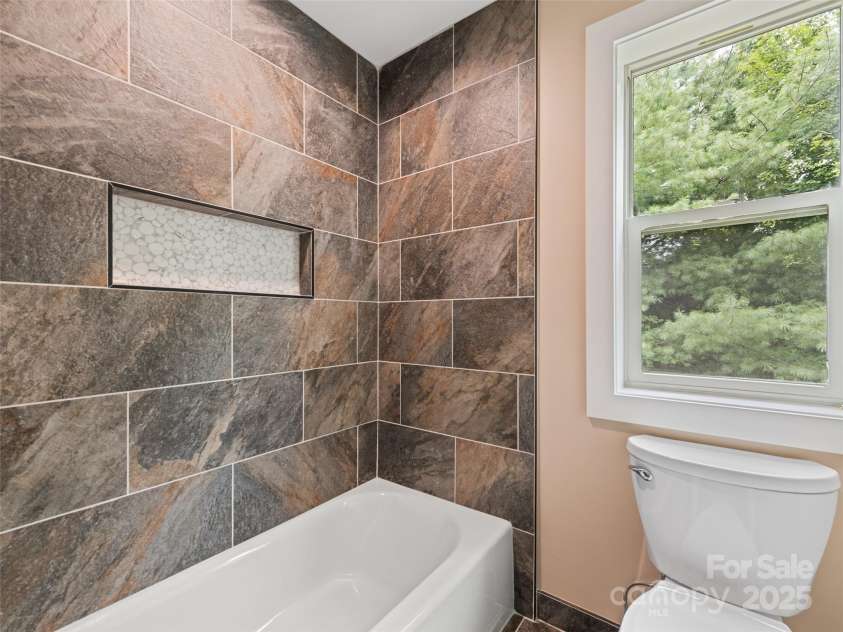 136 Rider Ridge, Whittier, NC 28789.  MLS# CAR4289117, YatesRealty ID 32188. 