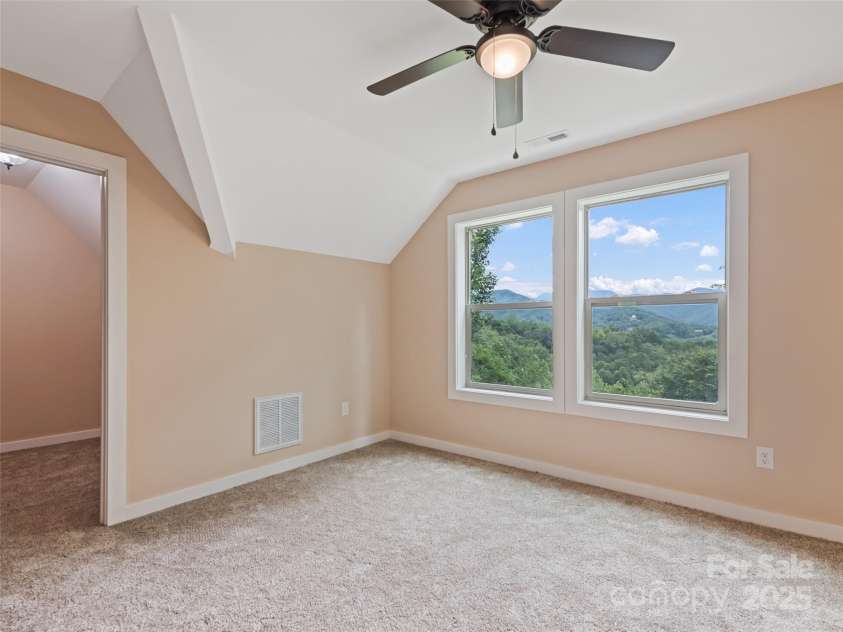 136 Rider Ridge, Whittier, NC 28789.  MLS# CAR4289117, YatesRealty ID 32188. 