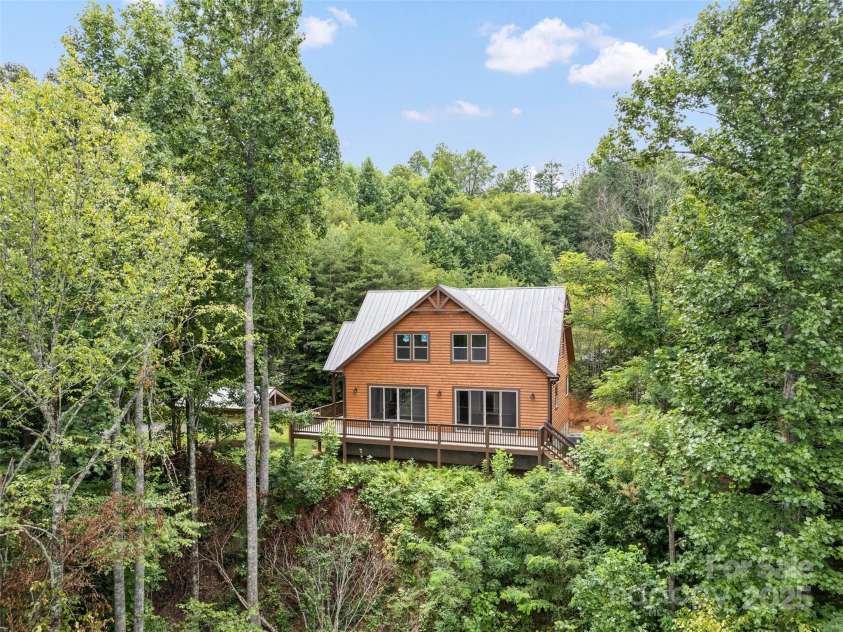 136 Rider Ridge, Whittier, NC 28789.  MLS# CAR4289117, YatesRealty ID 32188. 