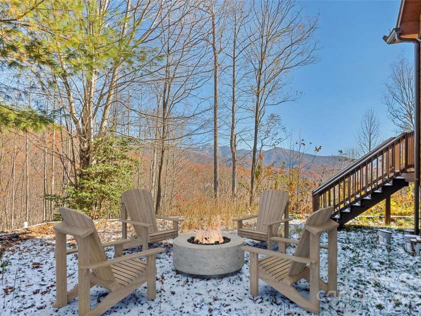 136 Rider Ridge, Whittier, NC 28789.  MLS# CAR4289117, YatesRealty ID 32188. 