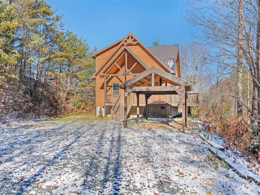 136 Rider Ridge, Whittier, NC 28789.  MLS# CAR4289117, YatesRealty ID 32188. 
