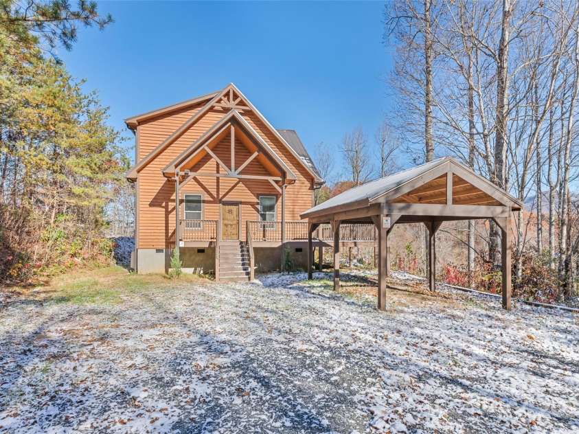 136 Rider Ridge, Whittier, NC 28789.  MLS# CAR4289117, YatesRealty ID 32188. 