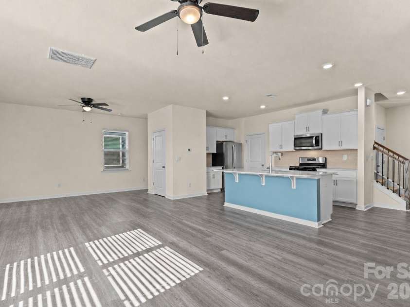 1414 5th Street Drive, Hickory, NC 28601.  MLS# CAR4395727, YatesRealty ID 32189. 