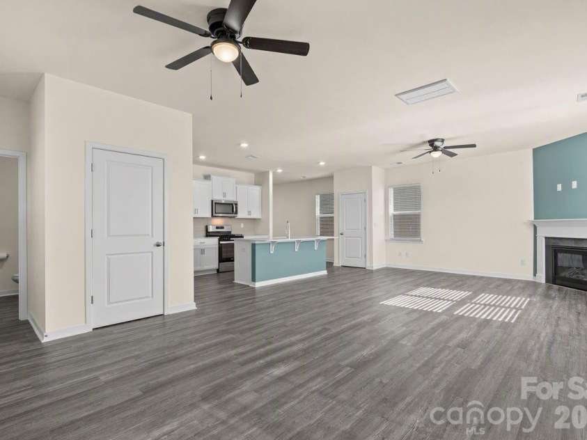1414 5th Street Drive, Hickory, NC 28601.  MLS# CAR4395727, YatesRealty ID 32189. 