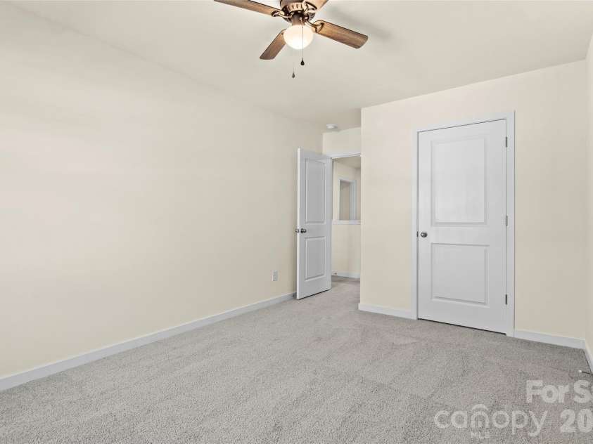 1414 5th Street Drive, Hickory, NC 28601.  MLS# CAR4395727, YatesRealty ID 32189. 