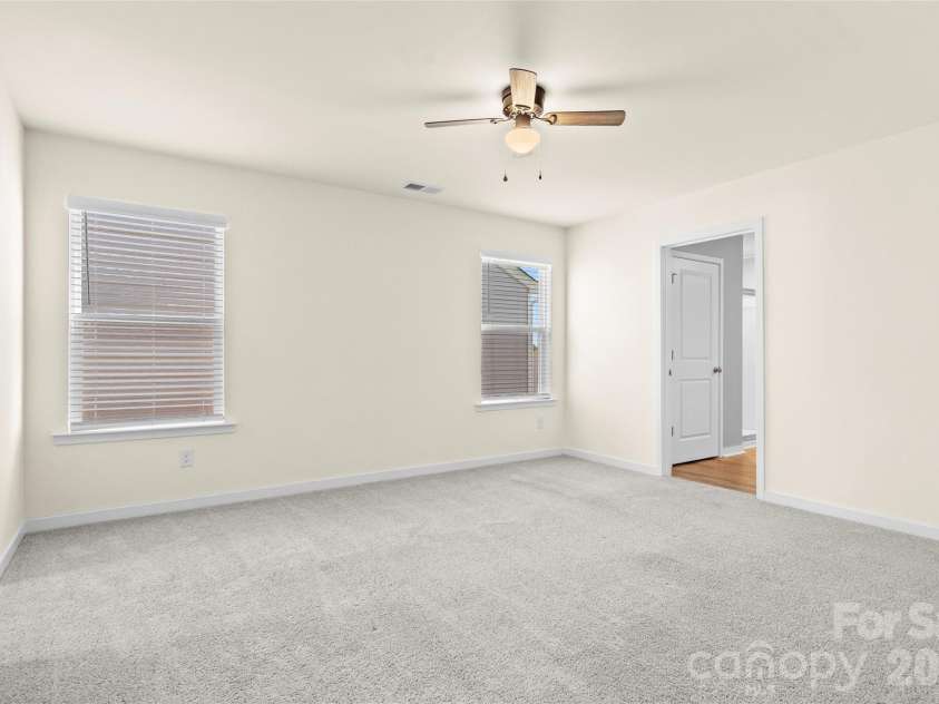 1414 5th Street Drive, Hickory, NC 28601.  MLS# CAR4395727, YatesRealty ID 32189. 