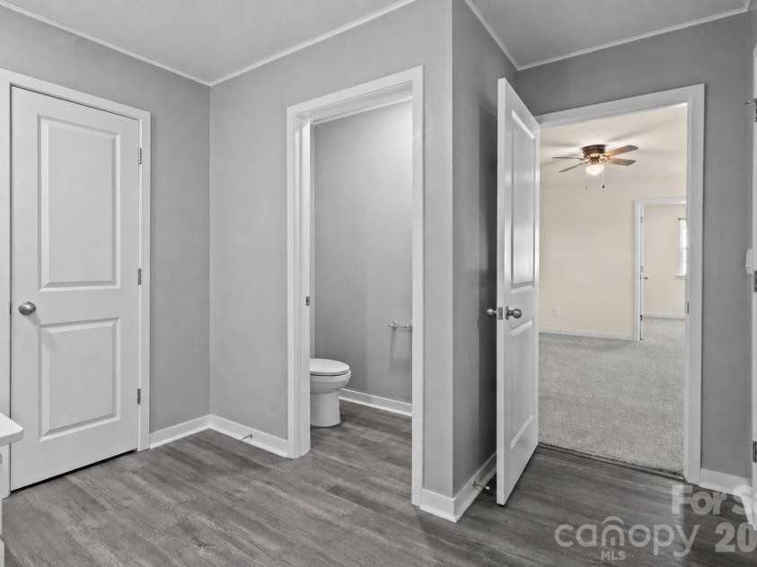 1414 5th Street Drive, Hickory, NC 28601.  MLS# CAR4395727, YatesRealty ID 32189. 