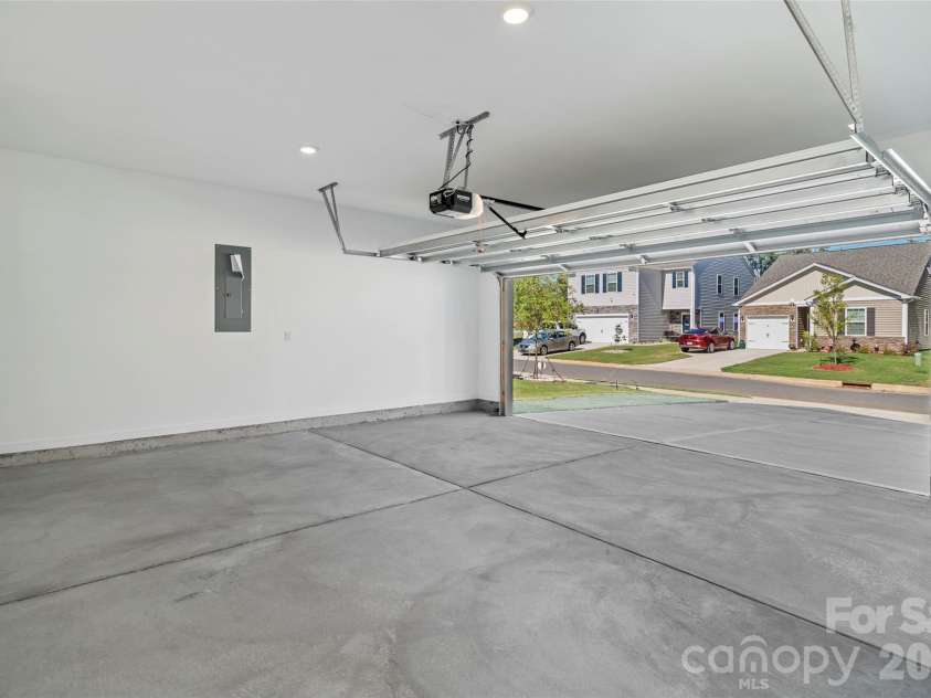 1414 5th Street Drive, Hickory, NC 28601.  MLS# CAR4395727, YatesRealty ID 32189. 