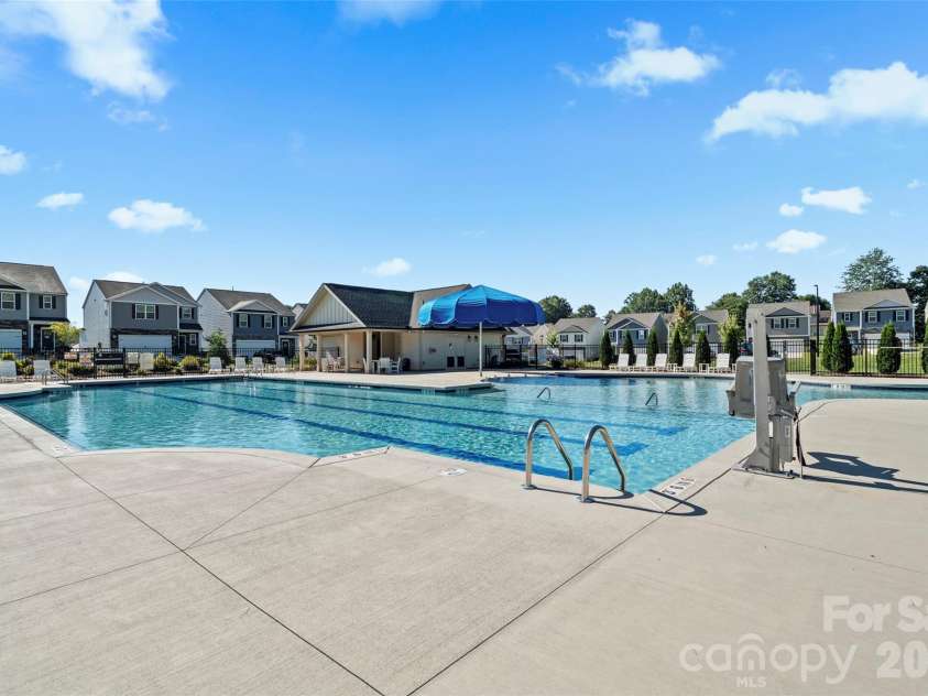 1414 5th Street Drive, Hickory, NC 28601.  MLS# CAR4395727, YatesRealty ID 32189. 