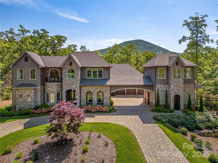 1905 White Tree Trail, Arden, NC 28704.  MLS# CAR4230669, YatesRealty ID 3219. 