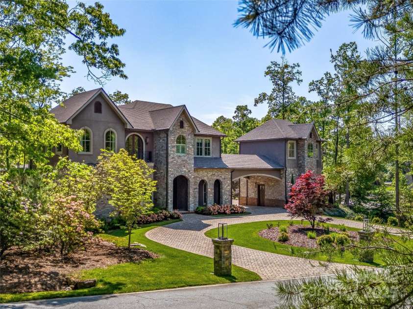 1905 White Tree Trail, Arden, NC 28704.  MLS# CAR4230669, YatesRealty ID 3219. 