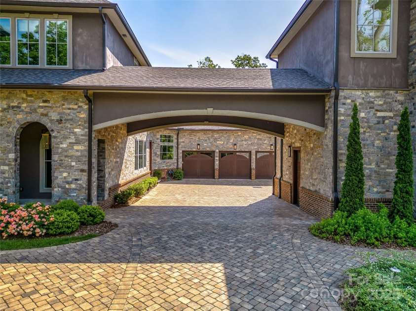 1905 White Tree Trail, Arden, NC 28704.  MLS# CAR4230669, YatesRealty ID 3219. 