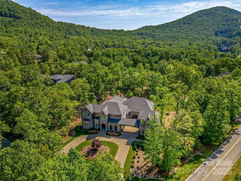 1905 White Tree Trail, Arden, NC 28704.  MLS# CAR4230669, YatesRealty ID 3219. 