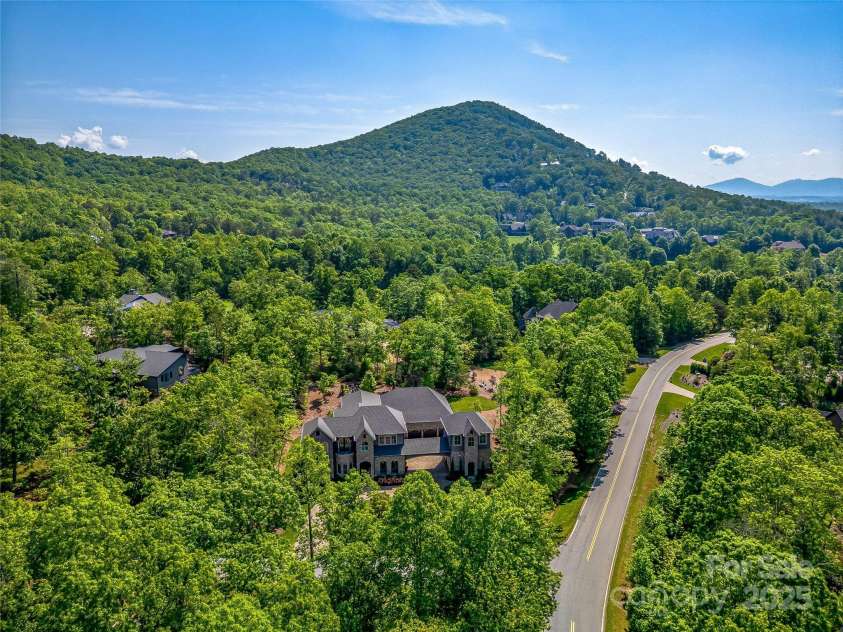 1905 White Tree Trail, Arden, NC 28704.  MLS# CAR4230669, YatesRealty ID 3219. 