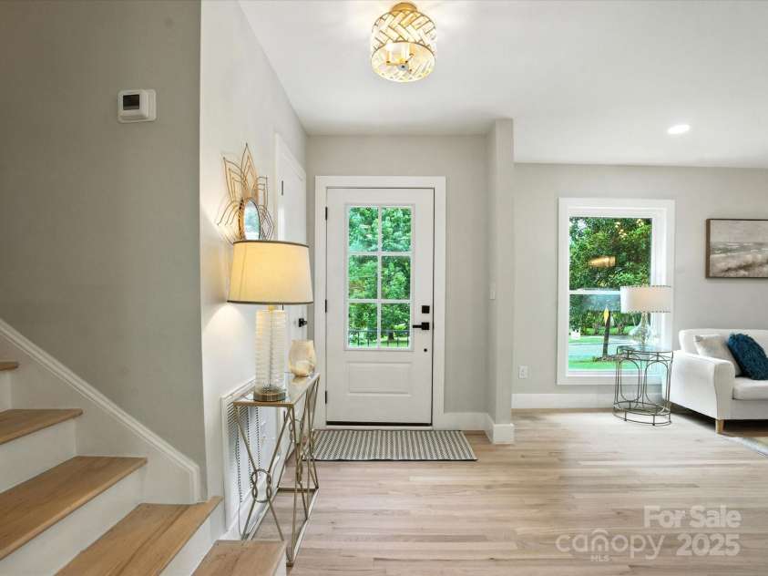 6925 Lancer Drive, Charlotte, NC 28226.  MLS# CAR4288460, YatesRealty ID 32190. 
