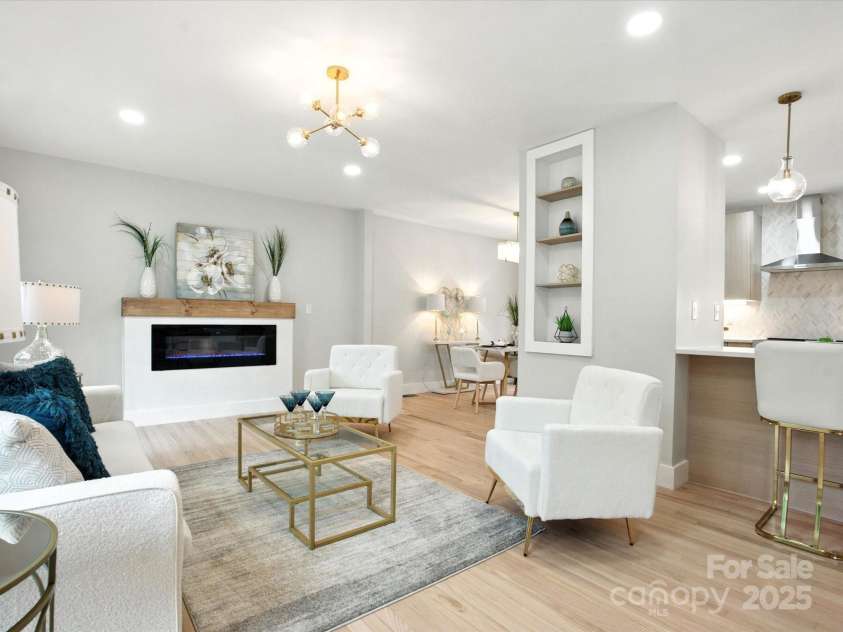 6925 Lancer Drive, Charlotte, NC 28226.  MLS# CAR4288460, YatesRealty ID 32190. 