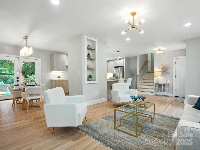 6925 Lancer Drive, Charlotte, NC 28226.  MLS# CAR4288460, YatesRealty ID 32190. 