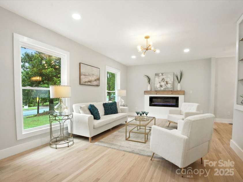 6925 Lancer Drive, Charlotte, NC 28226.  MLS# CAR4288460, YatesRealty ID 32190. 