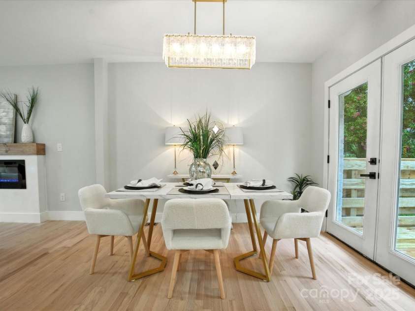 6925 Lancer Drive, Charlotte, NC 28226.  MLS# CAR4288460, YatesRealty ID 32190. 