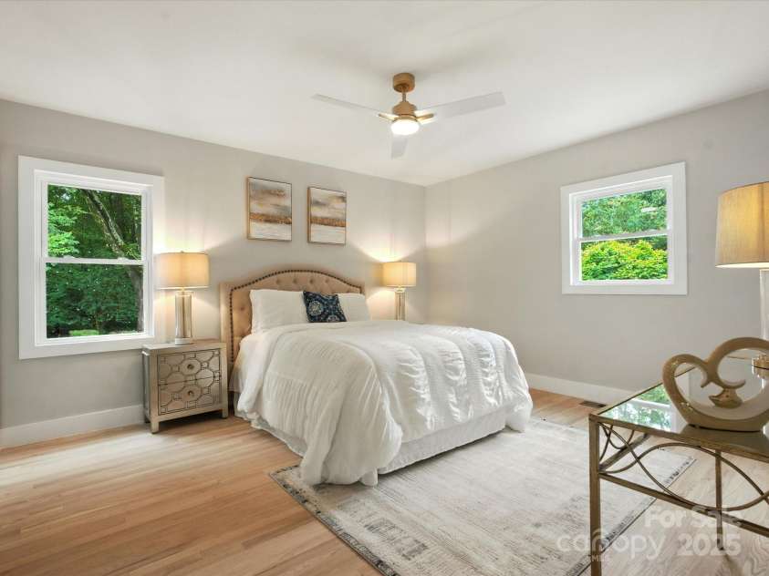 6925 Lancer Drive, Charlotte, NC 28226.  MLS# CAR4288460, YatesRealty ID 32190. 