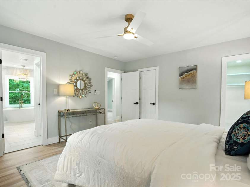 6925 Lancer Drive, Charlotte, NC 28226.  MLS# CAR4288460, YatesRealty ID 32190. 